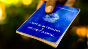 INSS elimina a exigência de idade mínima para a aposentadoria! Nova legislação favorece os trabalhadores com carteira assinada.